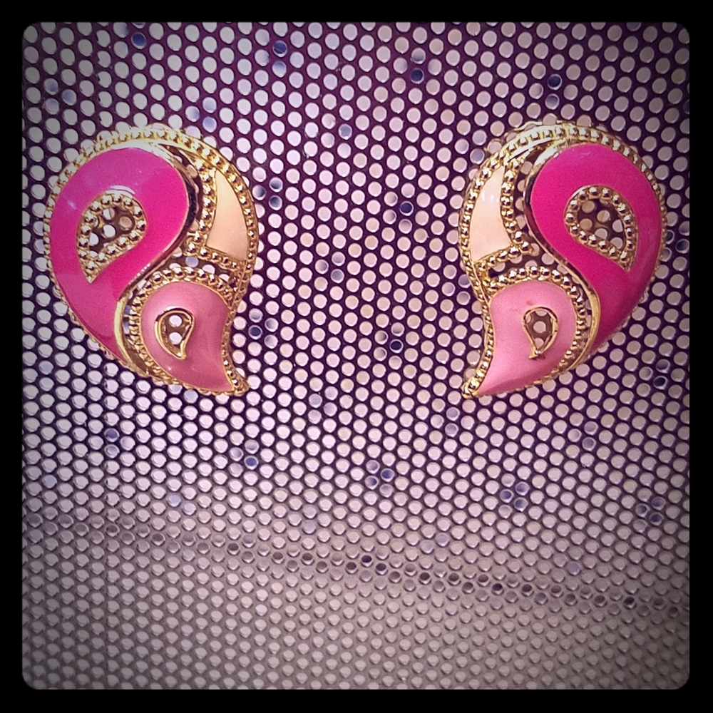 Vintage Avon Pink Swirl Earrings (Pierced)